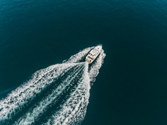 Bateau prestige vu du ciel