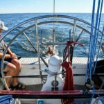 Barre du catamaran avec skipper