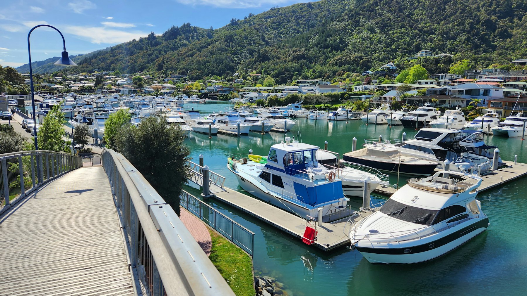 Picture of LOCATION BATEAU [VOTRE VILLE]
